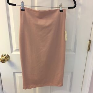 NWT body-con pencil skirt!